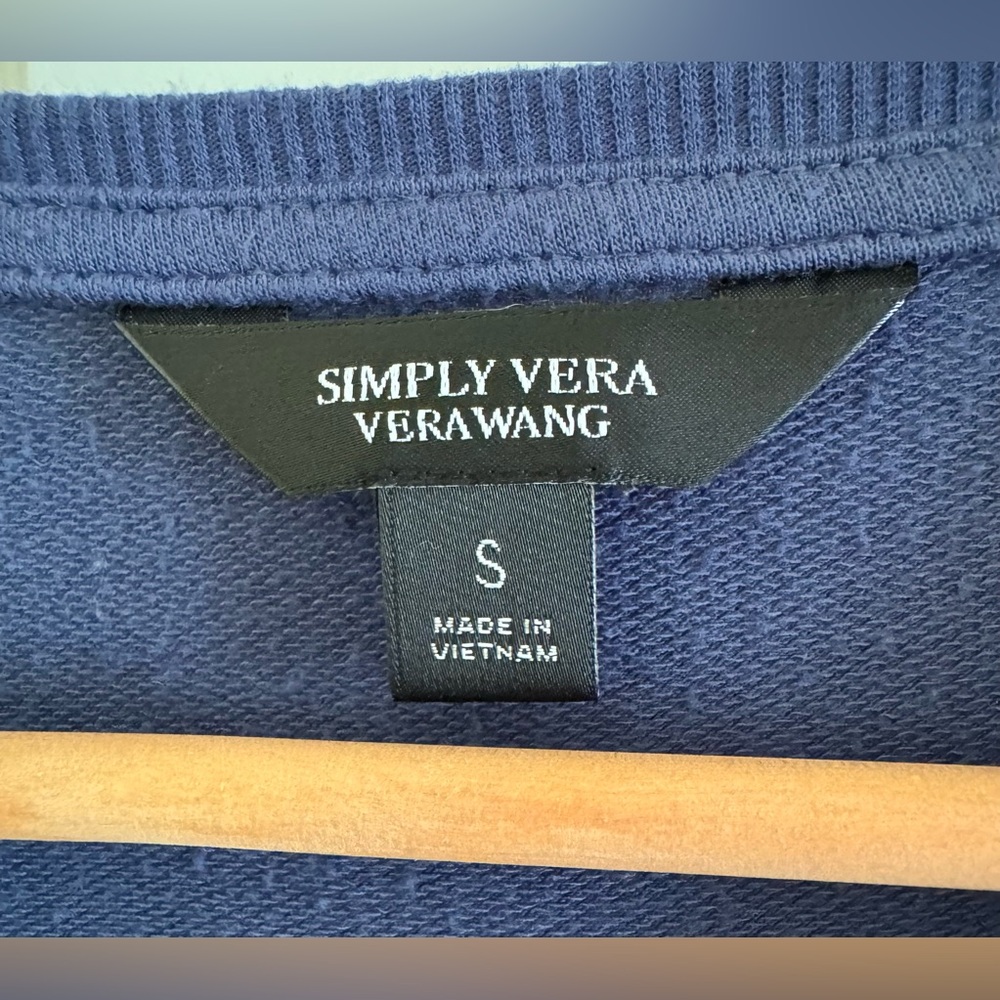 Simply Vera Vera Wang Women's Blue V-Neck Sweatshirt - Picture 3 of 4